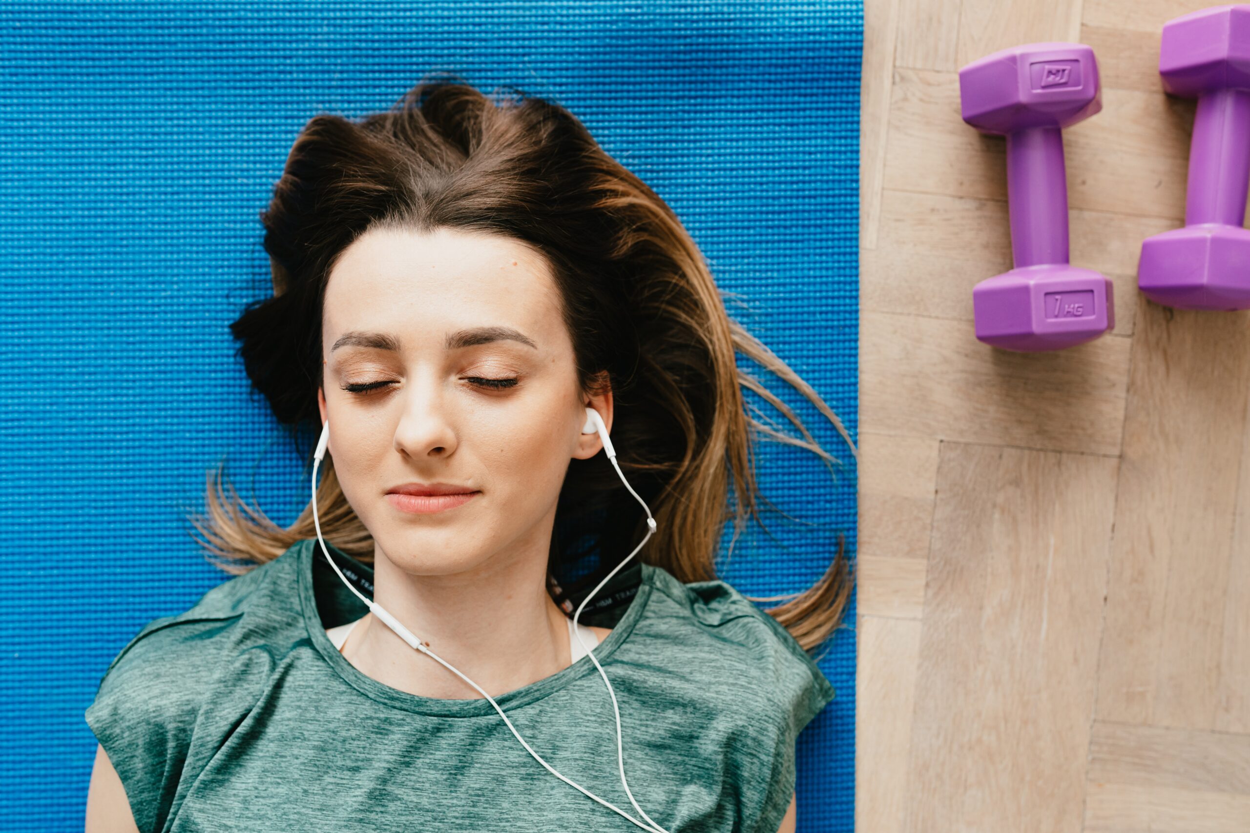 Girl Relaxing Listening To Music lifelivedbetter